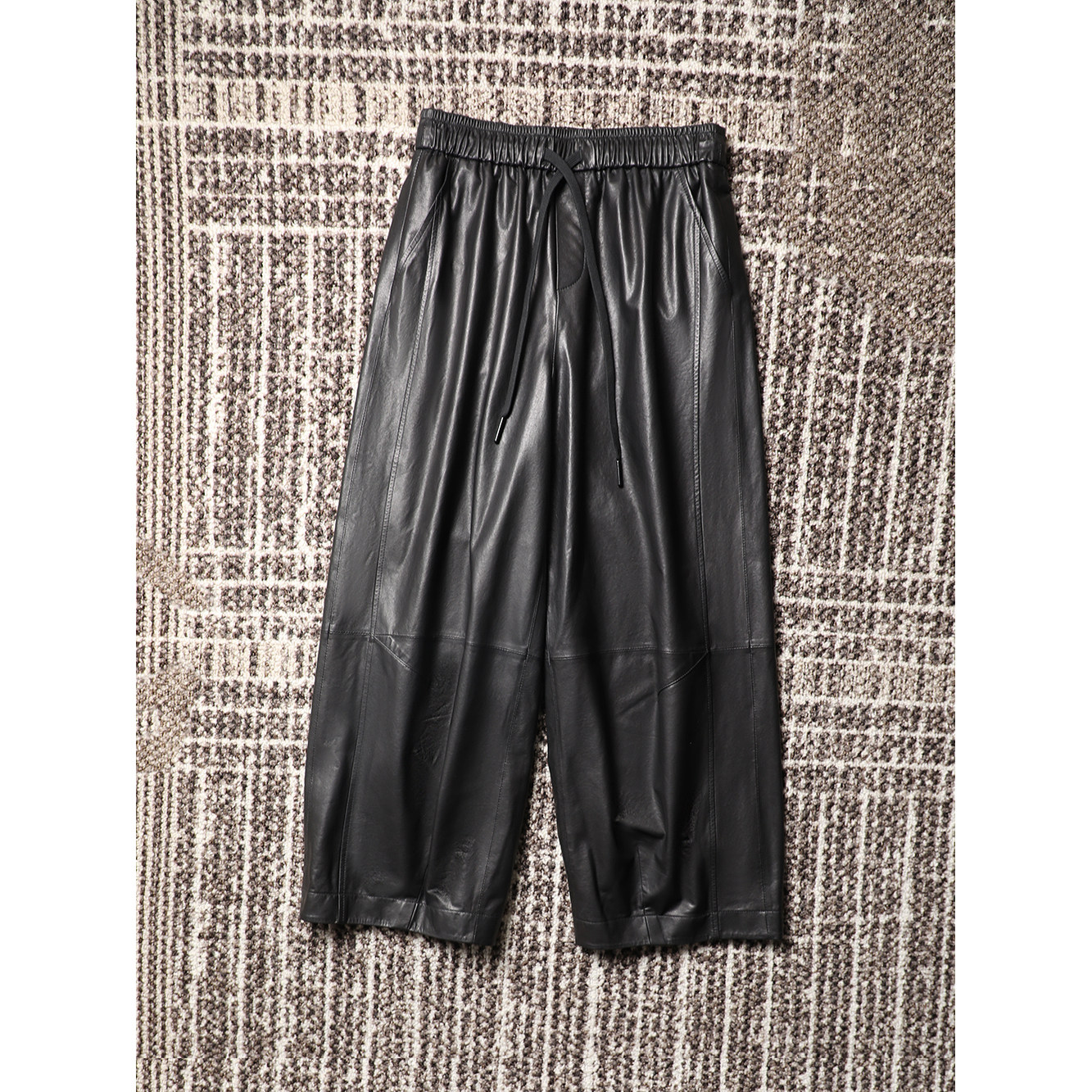 TANG TOWN 一条搭出萬种摩登型格~植鞣羊皮 轻解构松紧腰阔腿皮裤,女装/女士精品,皮裤,淘宝优惠券,粉丝福利购,淘宝优惠卷