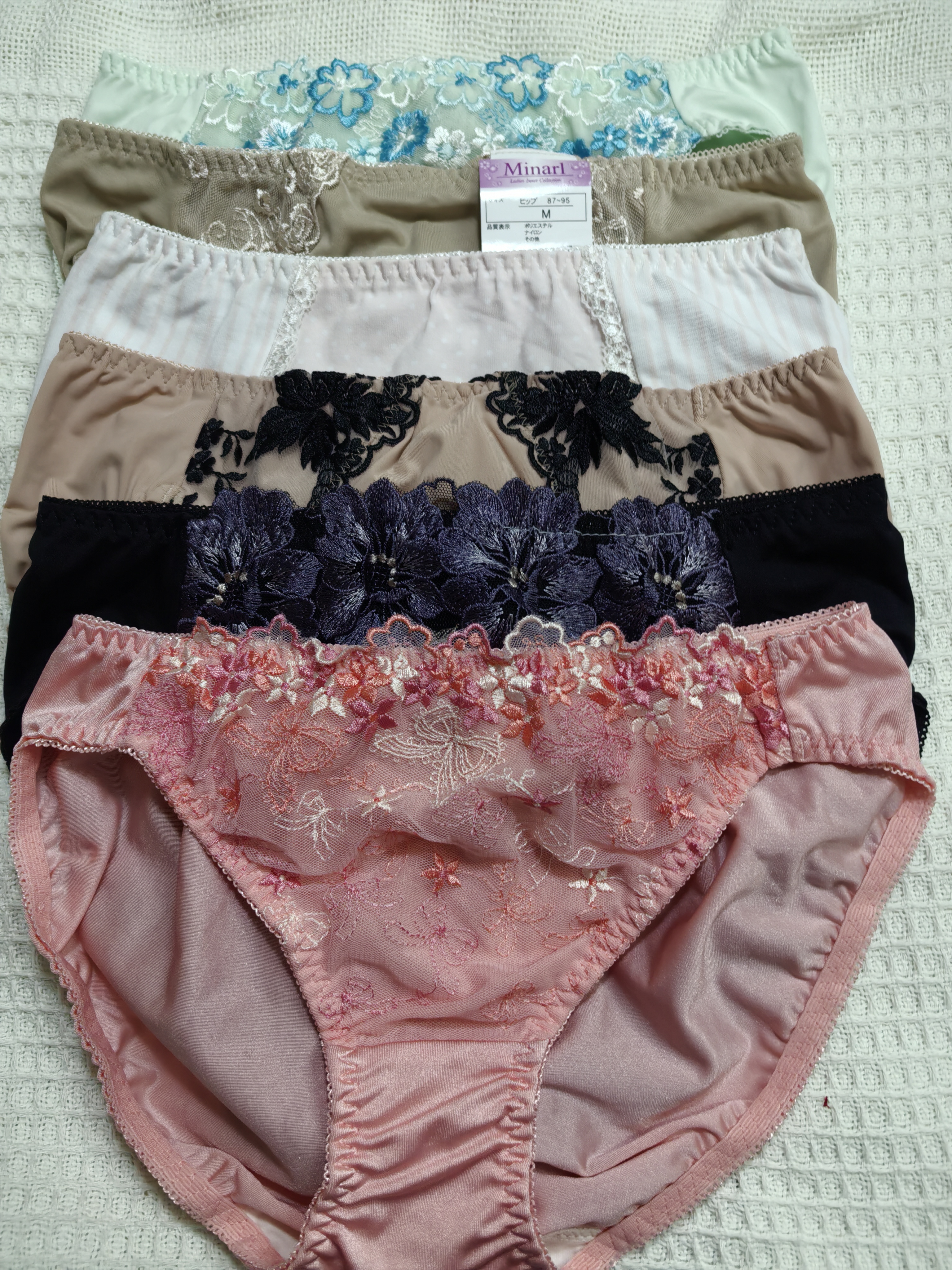 清货M码日韩欧美刺绣三角平角丁字内裤生理裤蕾丝牛奶丝棉内衣