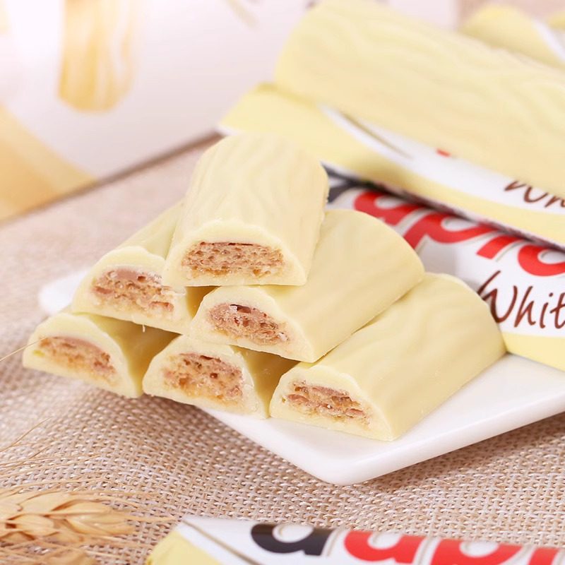 德国进口费列罗榛子白巧克力夹心威化饼干零食休闲小吃送女友闺蜜