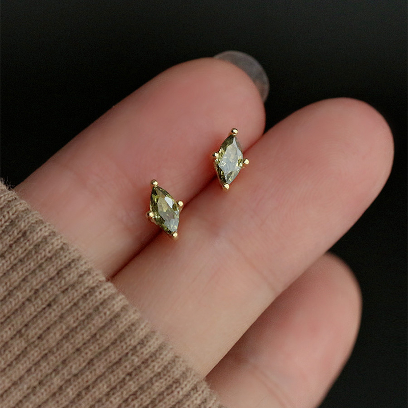 气质绿色马眼女耳钉小巧耳饰