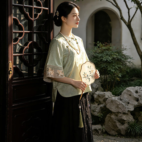 新中式风圆领刺绣上衣女夏季薄款五分袖复古中国风文艺国风