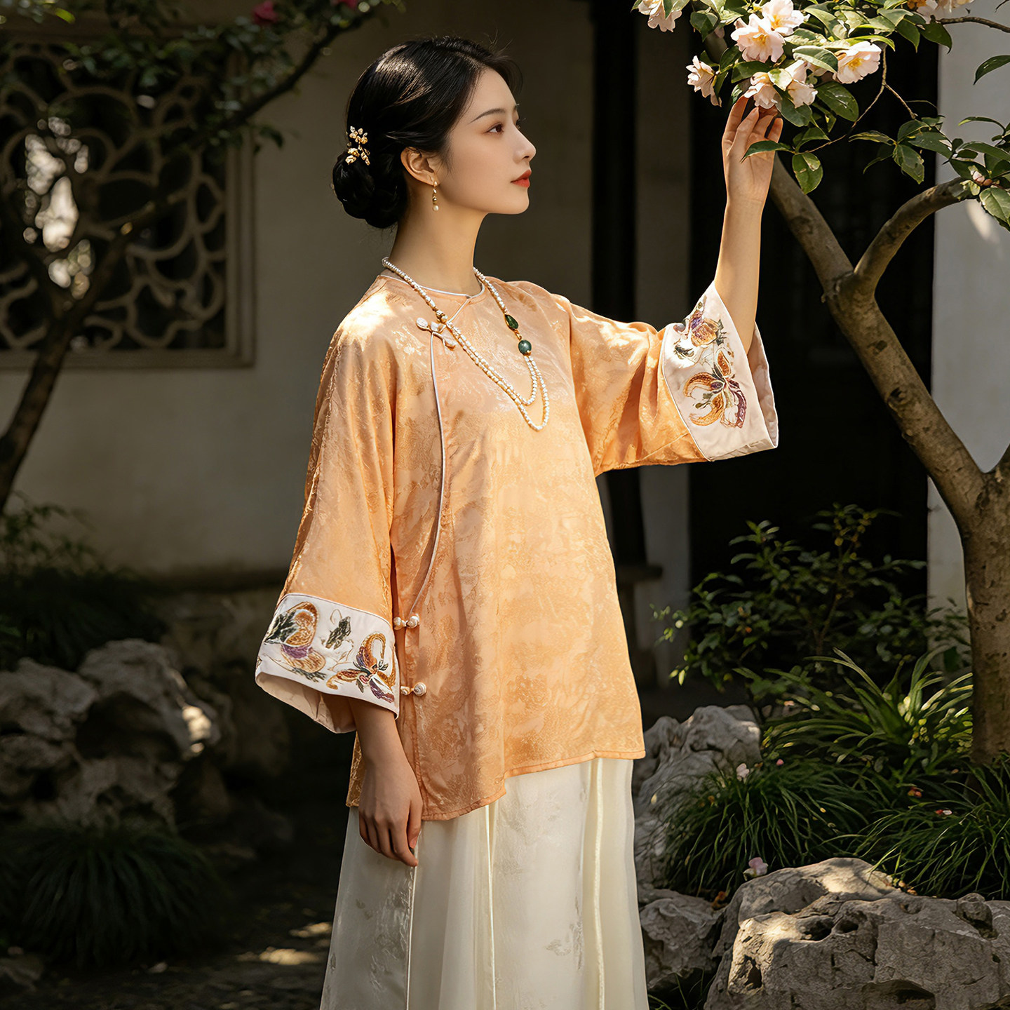 新中式通勤盘金绣打籽绣刺绣上衣女夏七分袖提花人丝国风禅意茶服