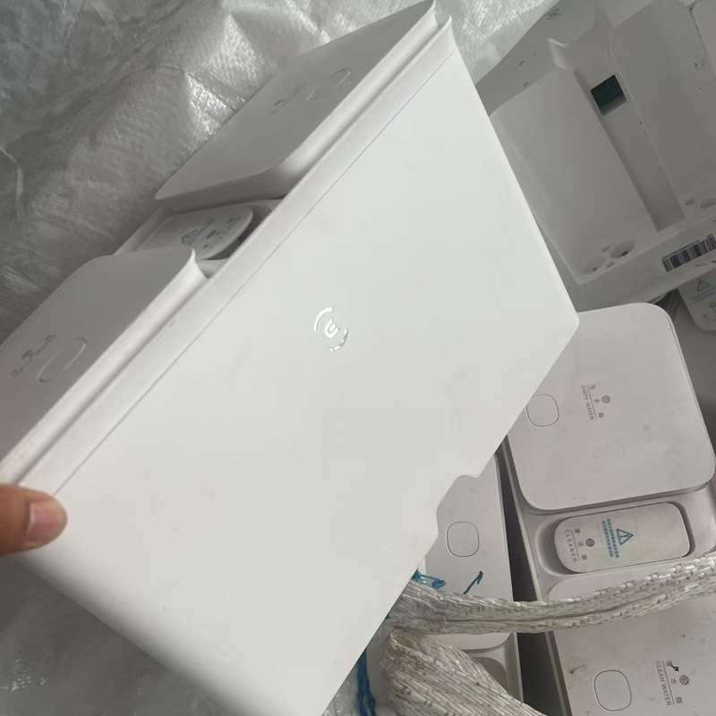 x5pro扫地机器人自动上下水模块