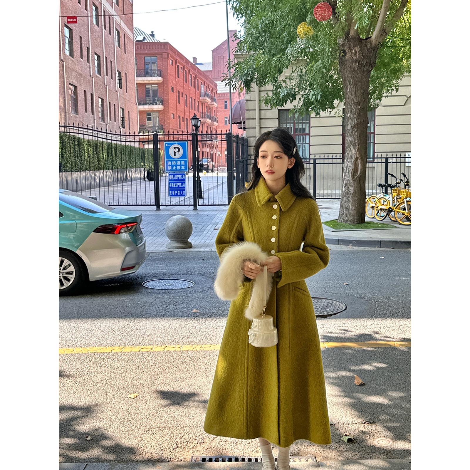 Thecoco 定制白贝母扣中古羊毛大衣女装秋冬重工翻领气质毛呢外套