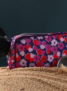 P13 雅湿蓝* 18年春夏新款 优质尼龙大容量 小碎花化妆包收纳包