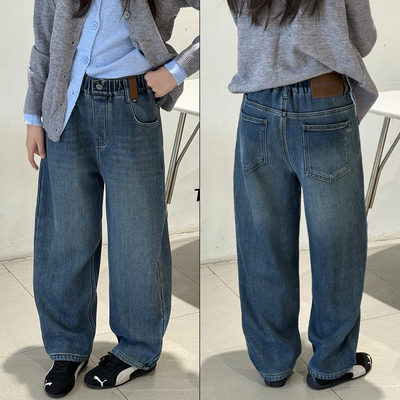 天依角童装加绒宽松直筒牛仔裤