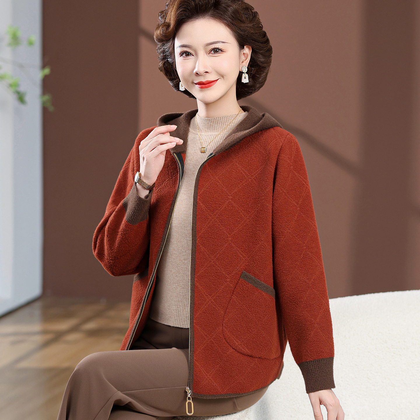 洋气妈妈羊毛呢外套秋冬新款中老年女装休闲宽松连帽针织夹克上衣