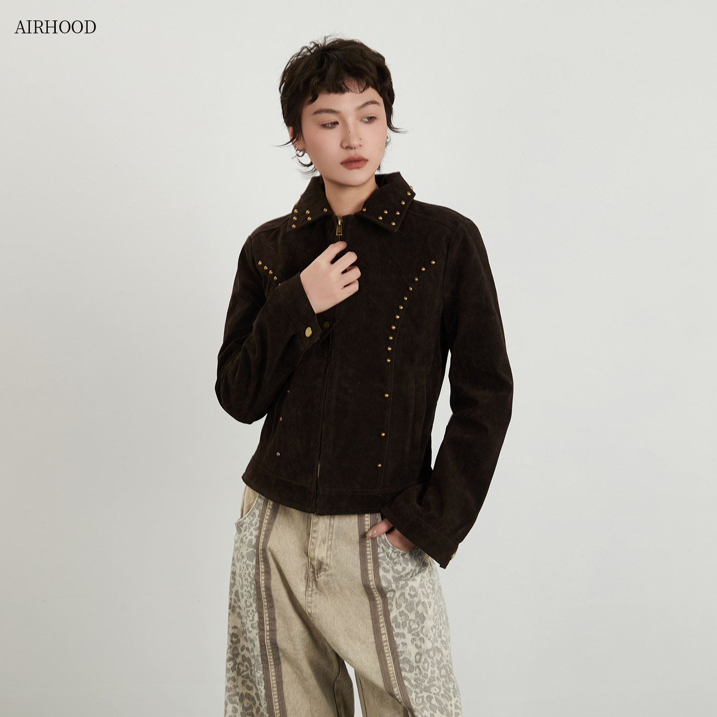 AIRHOOD 2026美式复古铆钉设计感翻领麂皮绒短外套女修身百搭夹克,女装/女士精品,短外套,淘宝优惠券,粉丝福利购,淘宝优惠卷