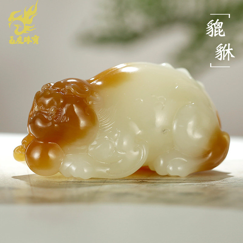 和田玉貔貅手把件男款糖青白玉