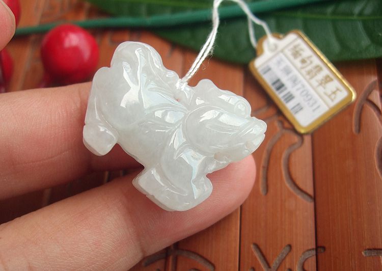 a货吊坠翡翠缅甸玉麒麟