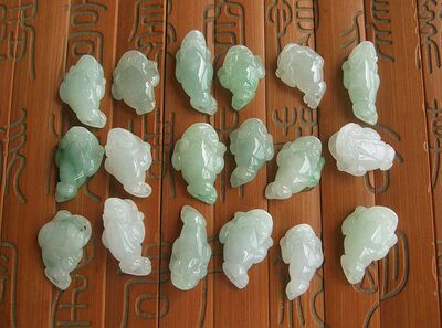 21193玉琳阁实物拍图缅甸玉天然A货翡翠玉三脚小金蟾小吊坠(双孔)