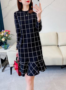 101709 秋冬装圆领格子针织裙修身打底荷叶摆连衣裙女E