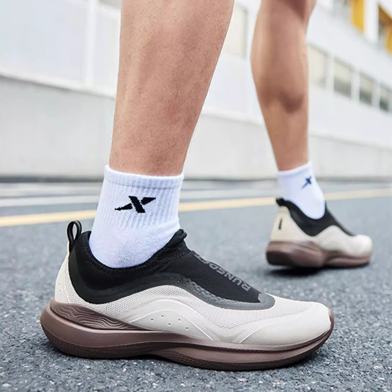 特步柔立方丨夏季新款男鞋 一脚蹬休闲健步鞋 透气晨练散步慢跑鞋