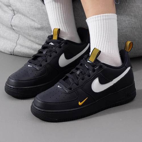正品耐克板鞋NIKE AIR FORCE 1 LV8男女款青少年运动休闲鞋HF0095