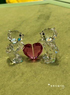 代购SWAROVSKI施华洛世奇 Kris小熊 天作之合水晶摆件5690970