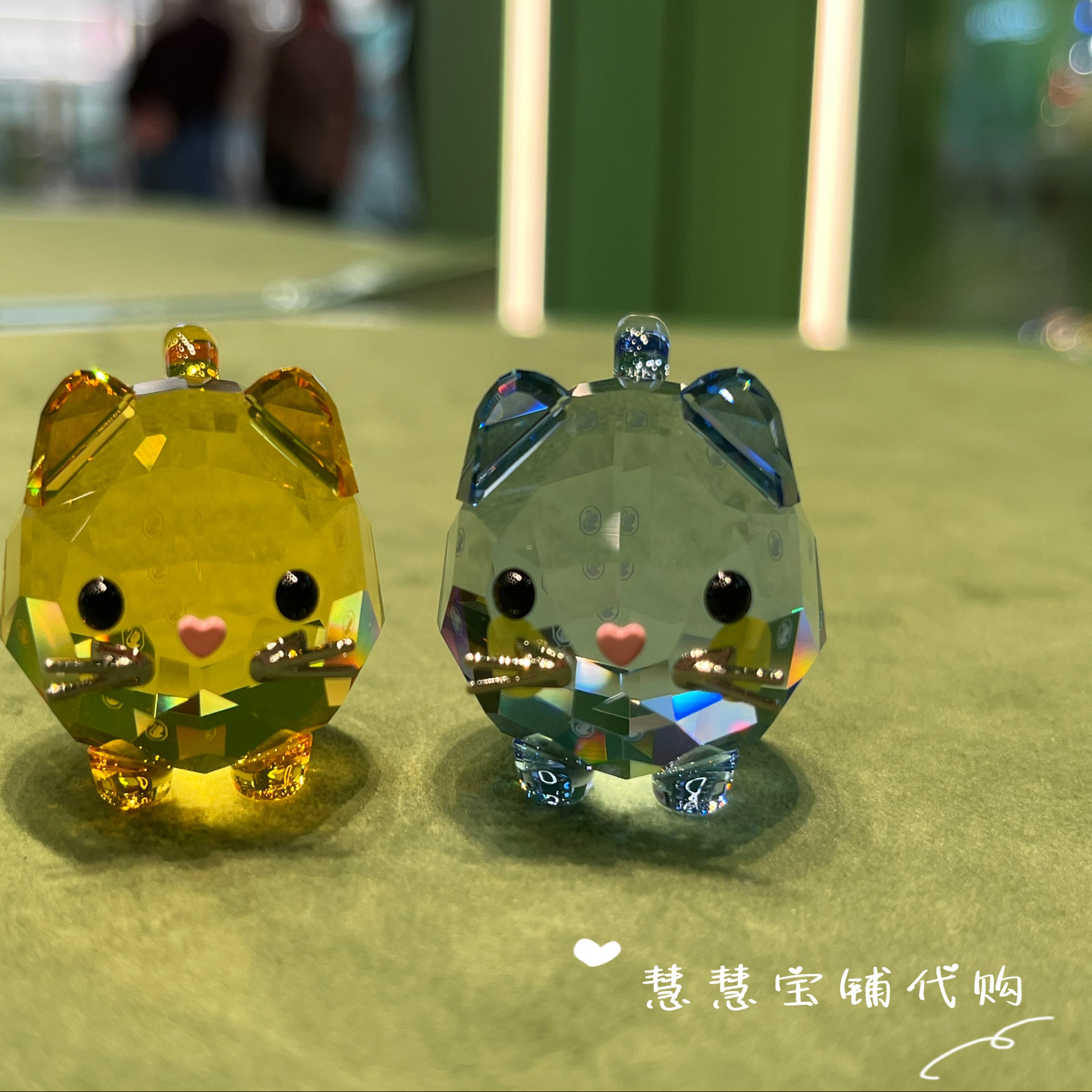 代购 SWAROVSKI施华洛世奇Chubby Cats粉红猫蓝猫水晶摆件