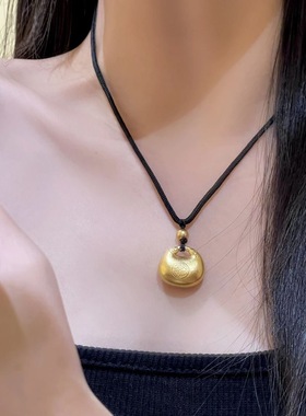网红同款胖福吊坠项链女轻奢气质感黑色绳子锁包锁骨链