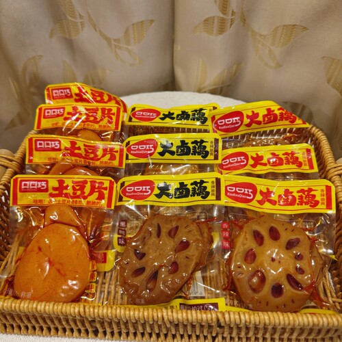 口口巧大卤藕片香辣味黑鸦味土豆片脆爽散称小包即食小吃下饭菜