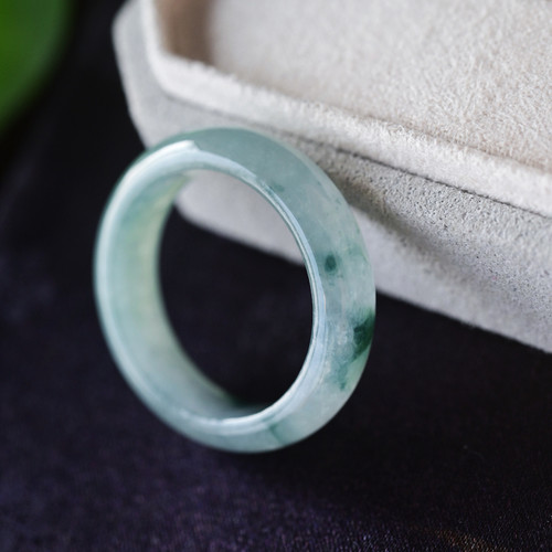 一斤钻戒 天然缅甸A货翡翠戒指 吊坠 冰底飘蓝花翡翠戒指 圈号18