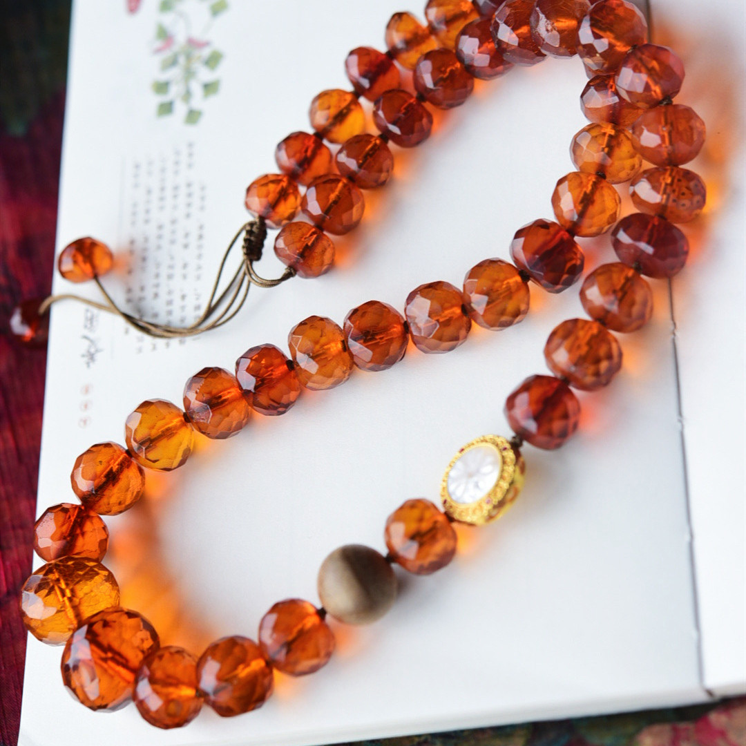 一斤钻戒天然老琥珀18K金