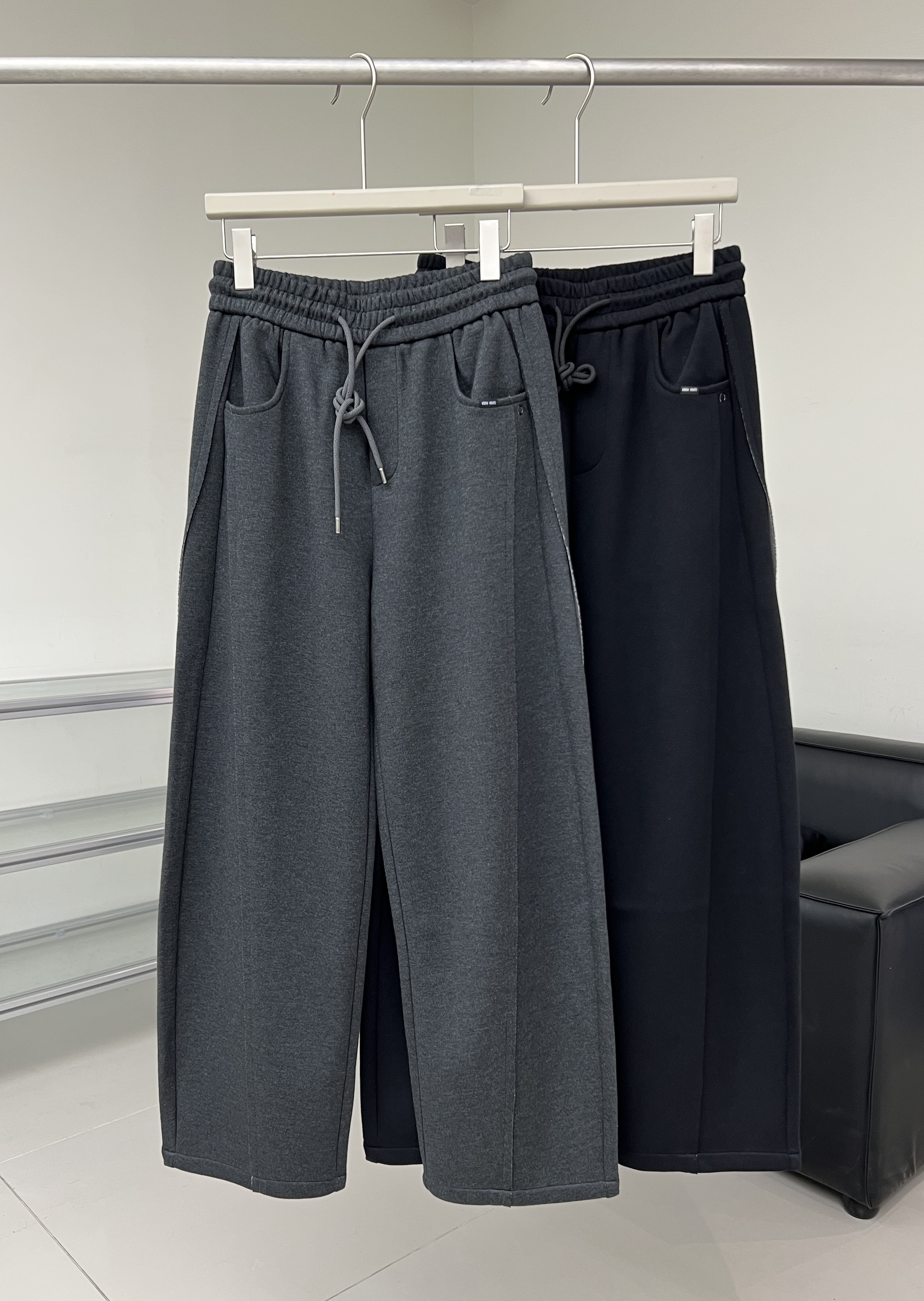 醋酸羊毛莱赛尔新款秋季阔腿弯刀裤男款美式复古高级宽松直筒老钱