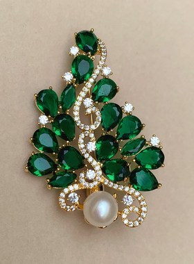极亮无瑕天然白色珍珠胸针胸花8.7mm 绿色孔雀 羽毛 绿宝石
