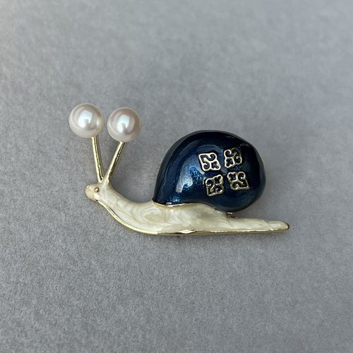 高品质 极亮纯白无暇 天然白色珍珠胸针胸花6.5mm 蓝色小蜗牛