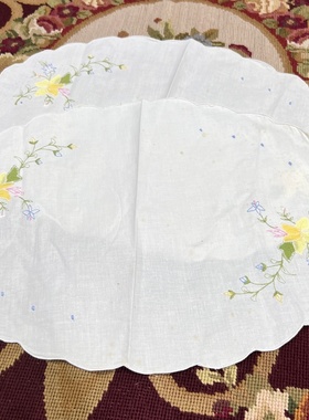 H207 刺绣 椭圆盘垫 白色彩绣 棉麻质 45x30cm 一对