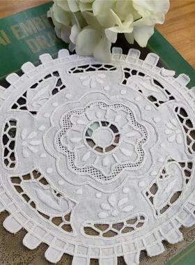 O235-1 手绣长城花边圆盘垫白色棉质19cm2片
