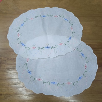 H213 手工 椭圆盘垫 白色彩绣 棉麻质 40*25cm（2片出）
