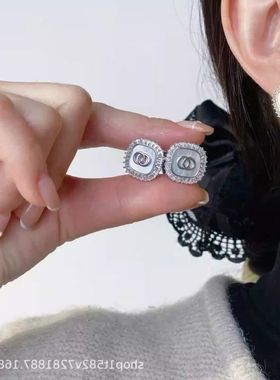 艾鹿高级感贝母轻奢气质百搭双环S925银针时尚耳扣耳环耳钉04471