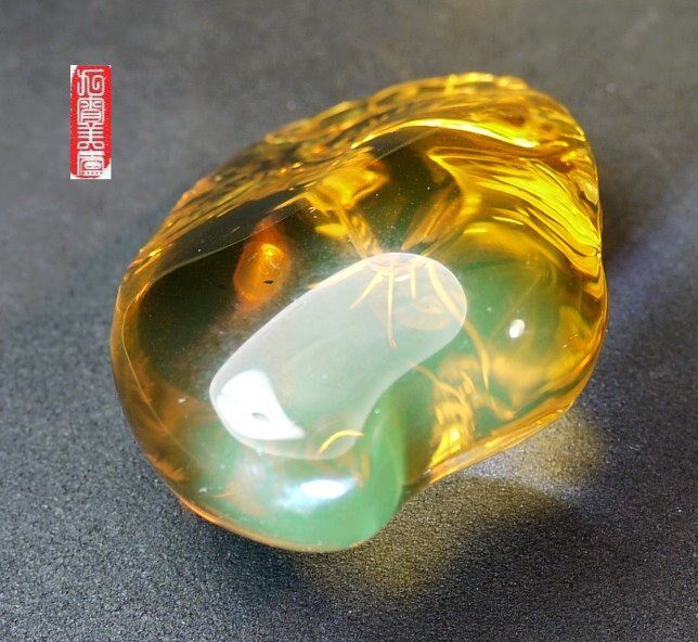 然琥珀老蜜蜡挂坠链珠虫珀蓝珀胸针吊坠原石项链特价纯净