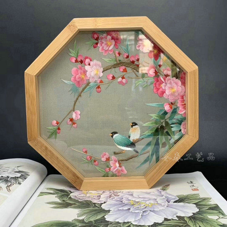 苏绣摆件纯手工绣苏州刺绣成品八角窗景摆台双面绣花台屏中国风