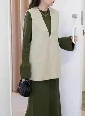 日单品牌秋冬新款时尚优雅气质氛围感深V领毛圈呢子马甲女31906