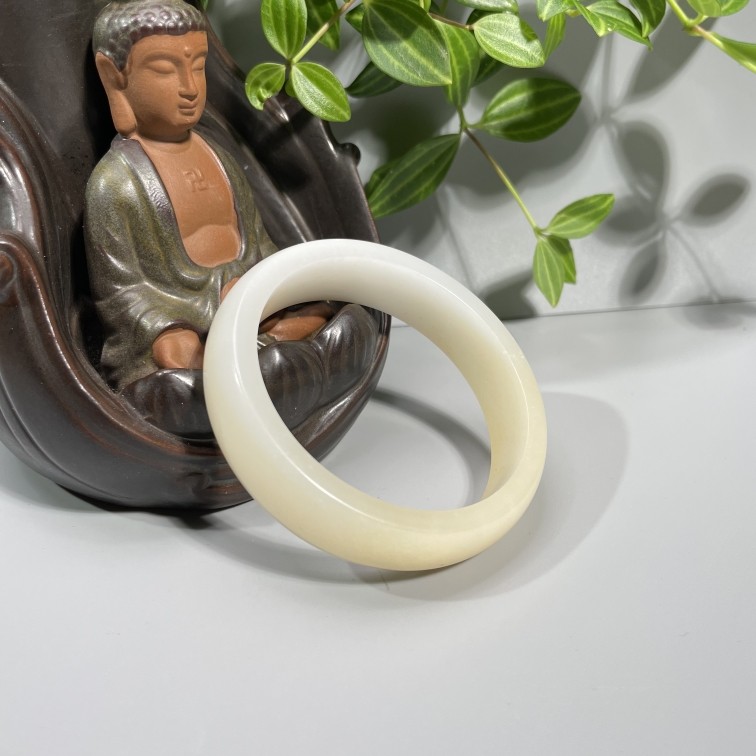 脂玉王朝爆款精品和田玉老坑俄罗斯巴沙料象牙白带糖平安手镯手环