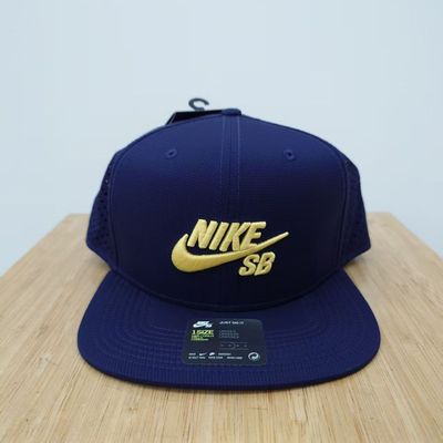 北卡大学 Nike SB Trucker Hat 复古可调节 绝版帽子  629243-454