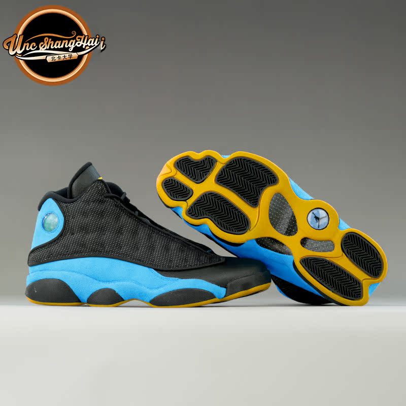 AJ13黄蜂保罗客场篮球鞋