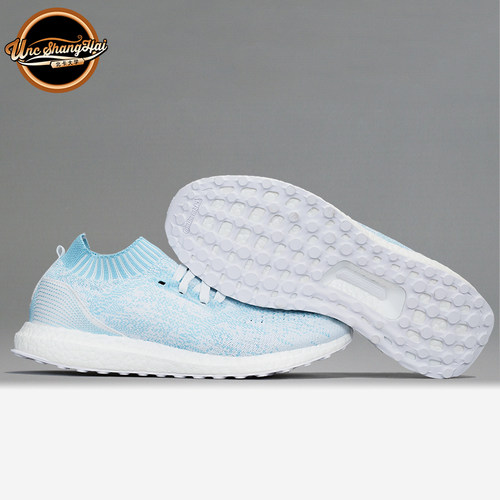阿迪达斯UltraBoost海洋环保