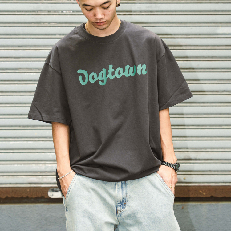 DOGTOWN艺术字体短袖TEE