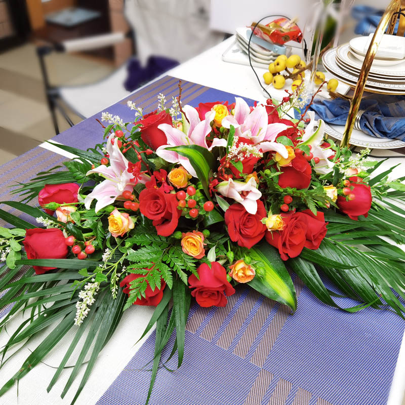 商务会议鲜花桌面前台花迎宾花牌乔迁开业百合玫瑰花上海同城配送