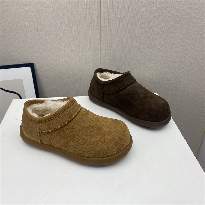 工厂新款断码女鞋冬季时尚舒适百搭圆头套筒防滑绒面保暖雪地靴