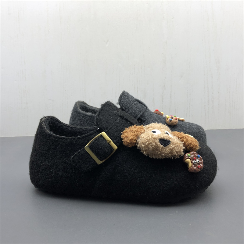 工厂断码女鞋冬季新款日常舒适圆头平底休闲百搭卡通保暖女棉鞋