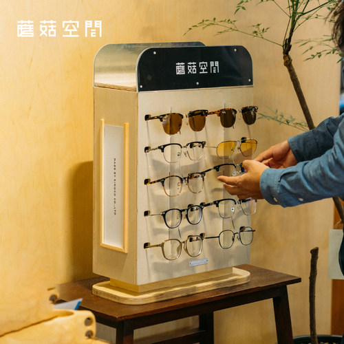 徽标平光镜范思哲眼镜货架