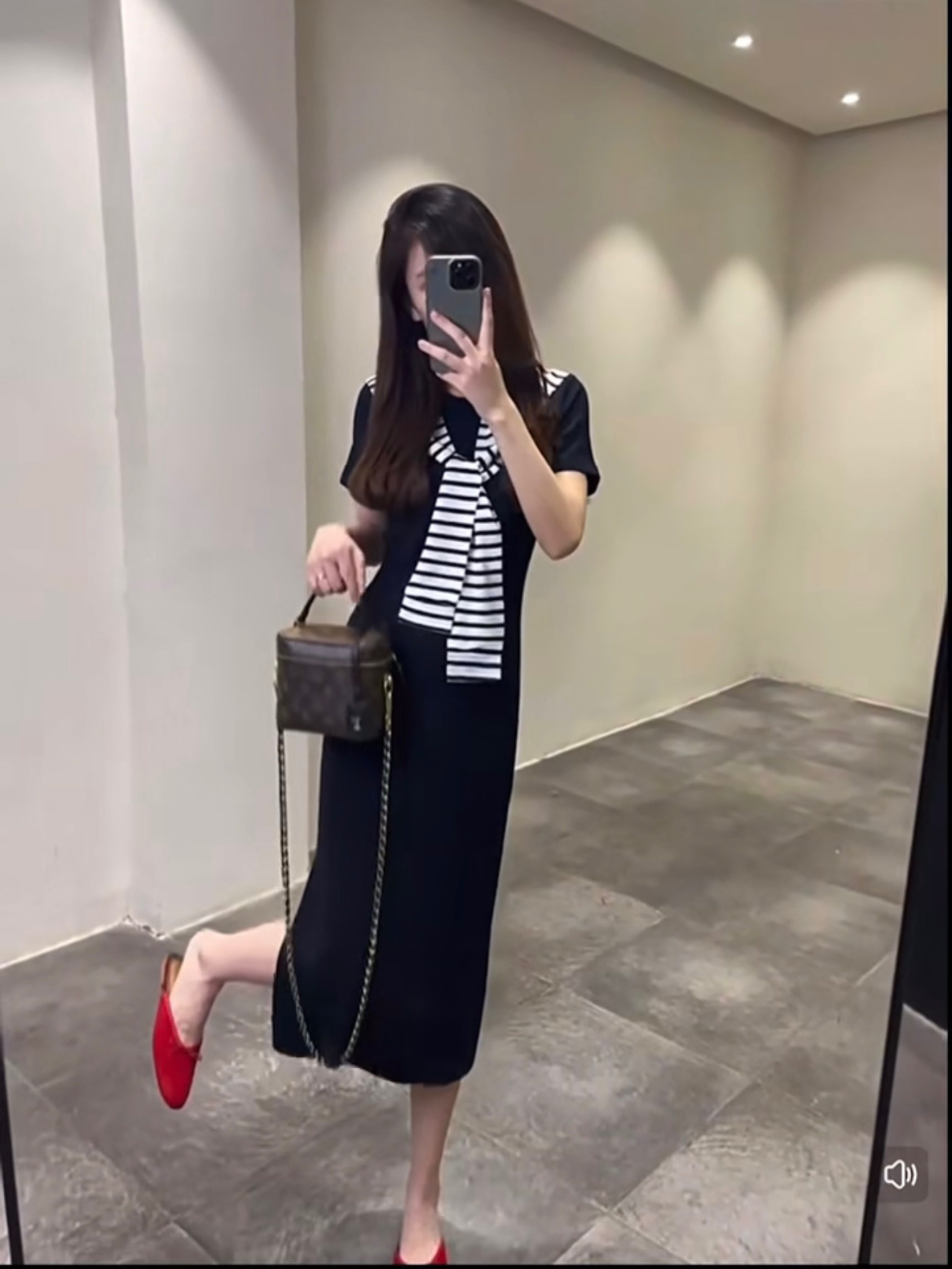 条纹披肩T恤裙2025夏新休闲款显瘦百搭减龄短袖连衣裙女中长款裙
