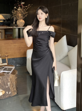 一字肩钉珠吊带礼服连衣裙醋酸段面高级感显瘦性感露肩气质长裙子