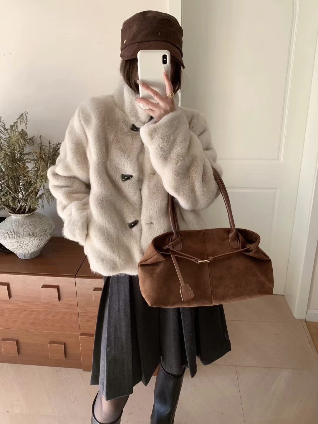 皮毛一体外套女2025冬季新款韩版宽松软糯慵懒显瘦气质仿皮草上衣