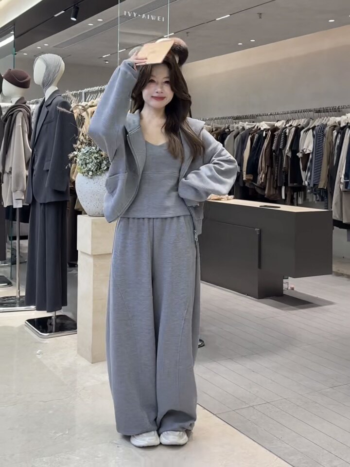 2026秋冬显瘦阔腿三件套女