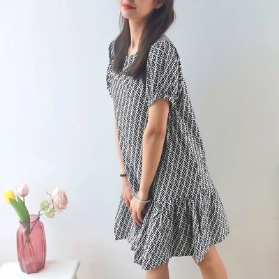 碎花泡泡袖大摆裙减龄棉绸连衣裙