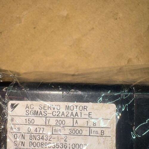 议价安川伺服电机SGMAS-C2A2AA1-E，件，150W可维修