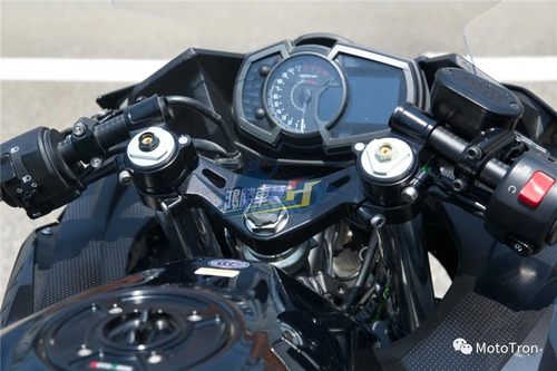 MOTOTRON改装忍者Z400脚踏副车架